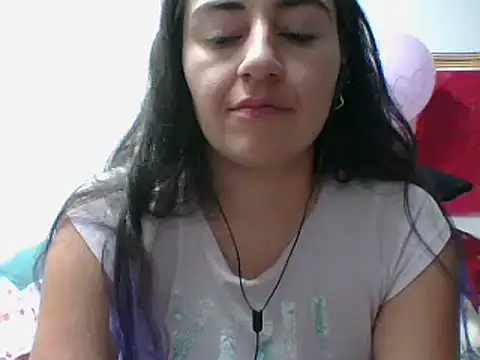 Snapshot of _karlie_kloss_ chatting on 15, 2, 2025 karlie kloss online show from 15, 2, 2025