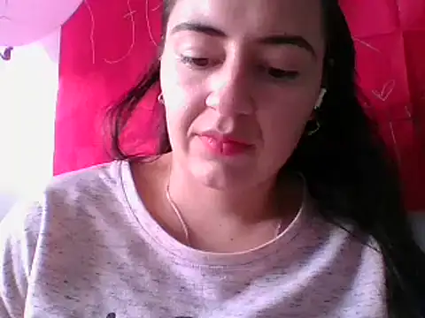 Snapshot of _karlie_kloss_ chatting on 19, 2, 2025 karlie kloss online show from 19, 2, 2025