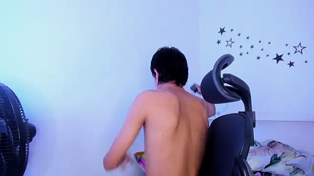 Snapshot of Johhan__Lee chatting on 5, 12, 2025 Johhan Lee online show from 5, 12, 2025