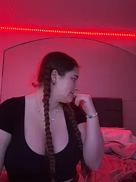 Snapshot of MarcusAndMarissa4ev chatting on 3, 2, 2025 MarcusAndMarissa4ev online show from 3, 2, 2025