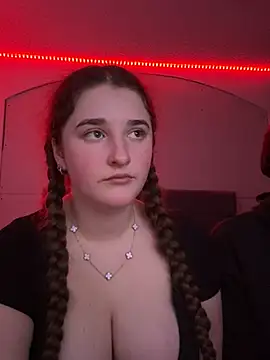 Snapshot of MarcusAndMarissa4ev chatting on 3, 2, 2025 MarcusAndMarissa4ev online show from 3, 2, 2025