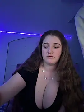 Snapshot of MarcusAndMarissa4ev chatting on 18, 2, 2025 MarcusAndMarissa4ev online show from 18, 2, 2025