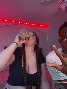 Snapshot of MarcusAndMarissa4ev chatting on 21, 3, 2025 MarcusAndMarissa4ev online show from 21, 3, 2025