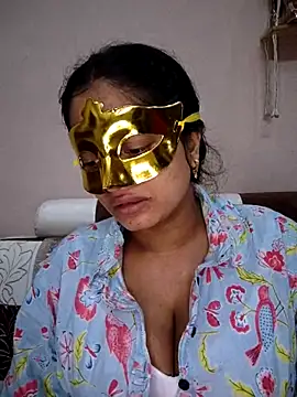 bigtitsqueen online show from 6, 11, 2025