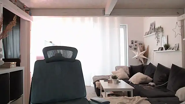 IntiMia online show from 9, 2, 2026