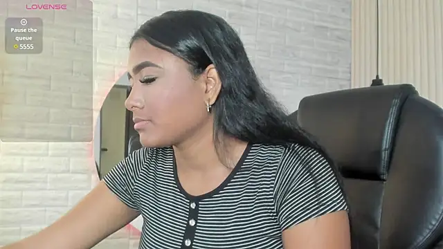 nicole  parker1 online show from 5, 3, 2025