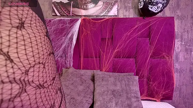 nicole  parker1 online show from 1, 11, 2025