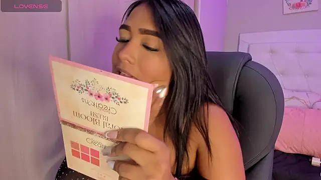 nicole  parker1 online show from 27, 4, 2026