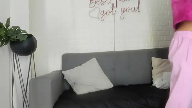 karina gomez 18 online show from 17, 2, 2026