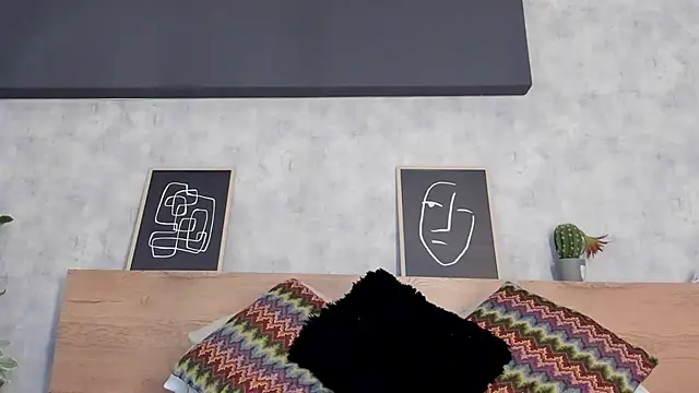 karina gomez 18 online show from 14, 4, 2026