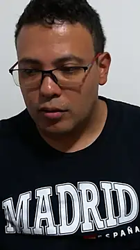 Mikee-Leee online show from 25, 10, 2025