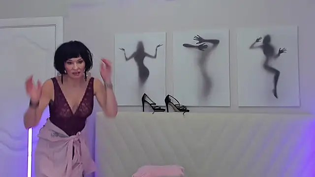 Snapshot of LikaKlint chatting on 4, 2, 2025 LikaKlint online show from 4, 2, 2025