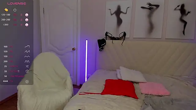 Snapshot of LikaKlint chatting on 18, 2, 2025 LikaKlint online show from 18, 2, 2025