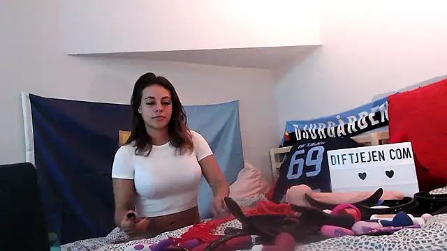 Dif-tjejen online show from 4, 2, 2025