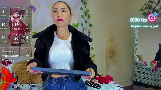 Snapshot of emagarcia chatting on 8, 3, 2025 emagarcia online show from 8, 3, 2025