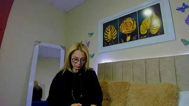 Snapshot of emagarcia chatting on 26, 9, 2025 emagarcia online show from 26, 9, 2025