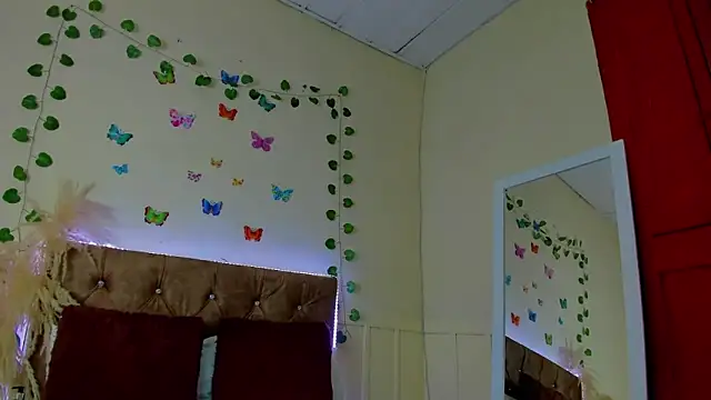 Snapshot of emagarcia chatting on 13, 10, 2025 emagarcia online show from 13, 10, 2025