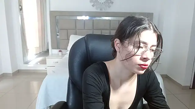 zoecruzz online show from 12, 11, 2025