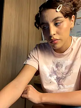 Katee Jones online show from 19, 9, 2025