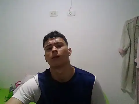 Snapshot of ema299999 chatting on 6, 10, 2025 ema299999 online show from 6, 10, 2025