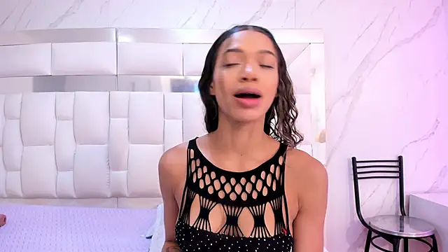 BritneyCollins online show from 13, 11, 2025