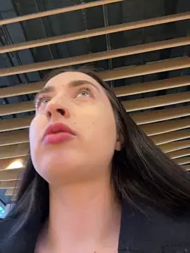 Holly Play online show from 11, 2, 2025