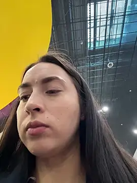 Holly Play online show from 13, 2, 2025