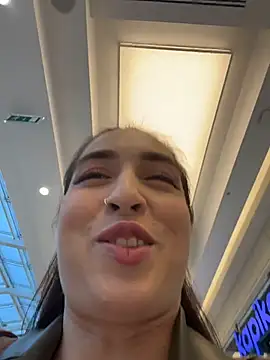 Holly Play online show from 16, 10, 2025