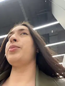 Holly Play online show from 16, 3, 2026