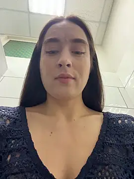 Holly Play online show from 22, 4, 2026