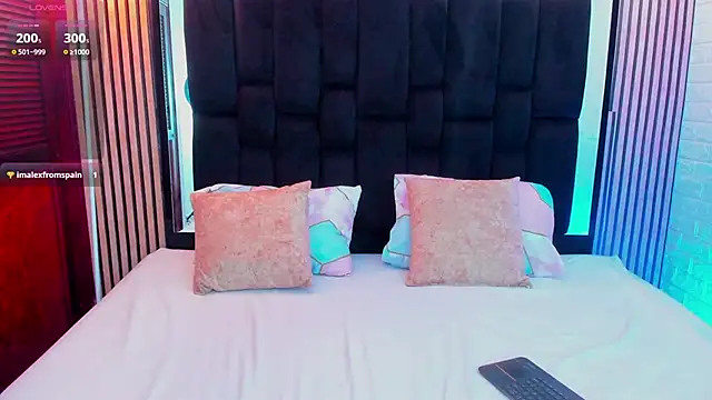 Isabella Flores online show from 14, 9, 2025