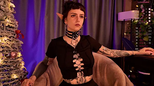 Snapshot of MichaellaMoon chatting on 21, 12, 2024 MichaellaMoon online show from 21, 12, 2024