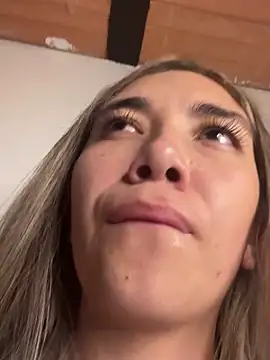 Snapshot of Iris_lee chatting on 2, 1, 2025 Iris lee online show from 2, 1, 2025