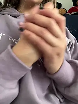 Snapshot of Iris_lee chatting on 2, 2, 2025 Iris lee online show from 2, 2, 2025