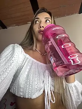 Snapshot of Iris_lee chatting on 18, 3, 2025 Iris lee online show from 18, 3, 2025