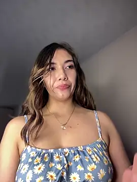 Snapshot of Iris_lee chatting on 10, 9, 2025 Iris lee online show from 10, 9, 2025