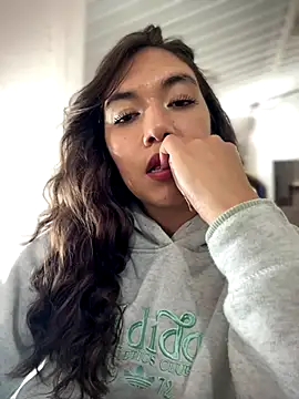 Snapshot of Iris_lee chatting on 16, 9, 2025 Iris lee online show from 16, 9, 2025