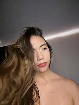 Iris lee online show from 28, 4, 2026