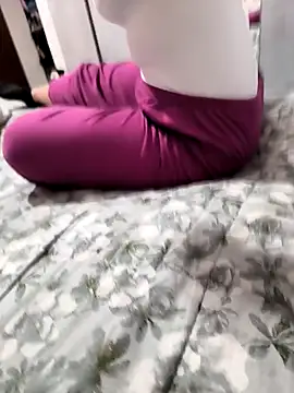 Snapshot of bella82 chatting on 9, 1, 2025 bella82 online show from 9, 1, 2025