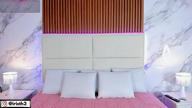 Iris Thompson  online show from 26, 4, 2026