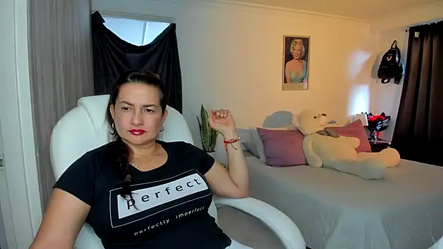 Snapshot of lucy_diiaz chatting on 3, 12, 2025 lucy diiaz online show from 3, 12, 2025