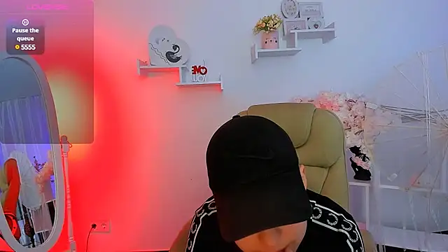 Dolly  Queen  online show from 11, 2, 2025