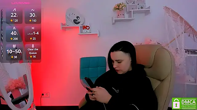 Dolly  Queen  online show from 20, 2, 2025