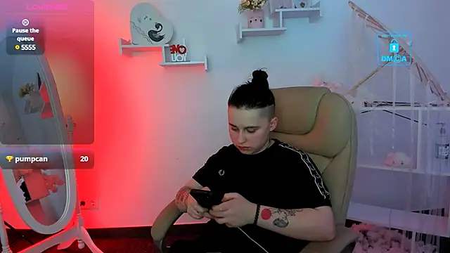 Dolly  Queen  online show from 25, 2, 2025