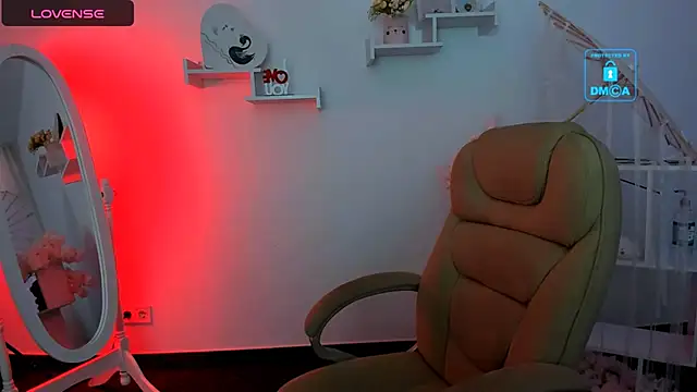 Dolly  Queen  online show from 25, 2, 2025