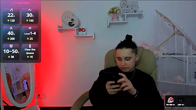 Dolly  Queen  online show from 3, 3, 2025