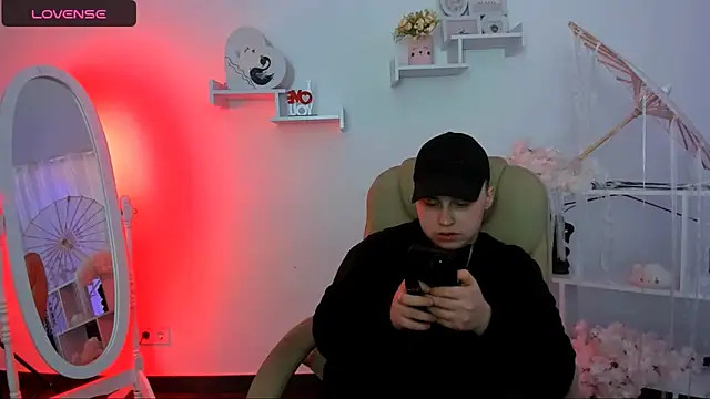 Dolly  Queen  online show from 4, 3, 2025