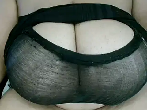 Hugetittiesxx2 online show from 16, 2, 2025