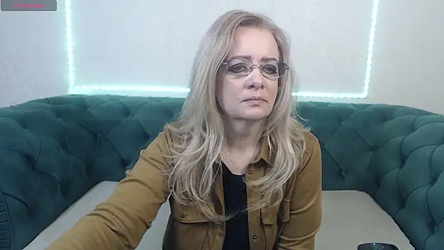 Snapshot of IvanaCharm chatting on 24, 2, 2025 IvanaCharm online show from 24, 2, 2025