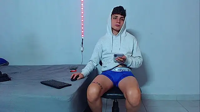 Snapshot of mikecoper_23 chatting on 25, 10, 2025 mikecoper 23 online show from 25, 10, 2025